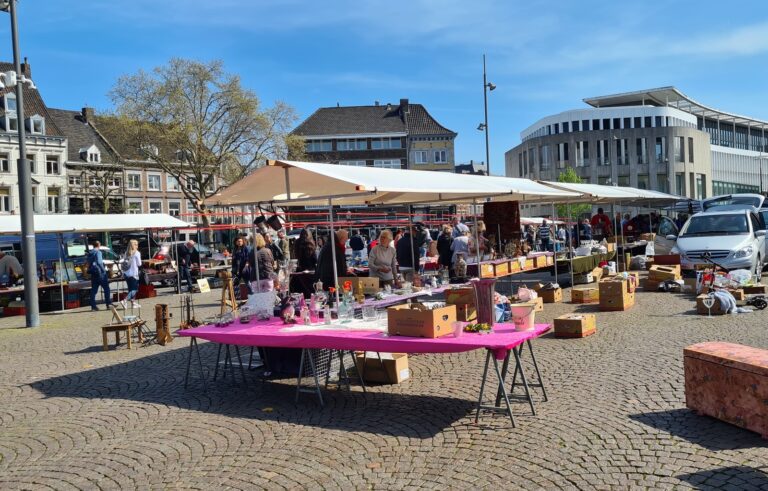 Kleiduifschieten op Ameland — markt-eten in Friesland