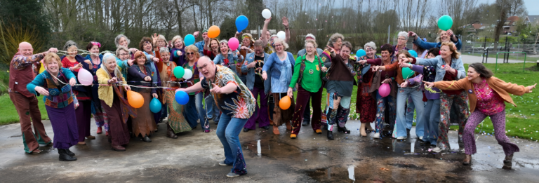 Meezingconcert en high tea — muziek in Friesland