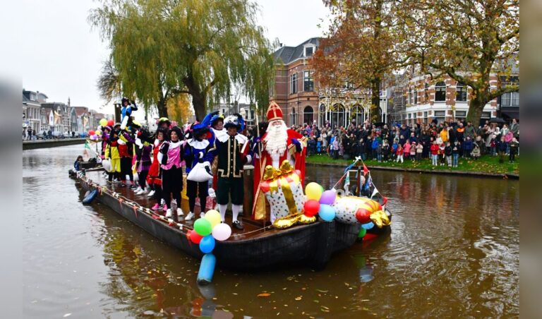 Intocht Sinterklaas — familie-kids in Friesland